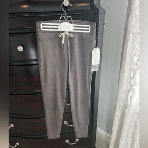 Women’s Vuori halo vintage legging size small smoke heather with tags